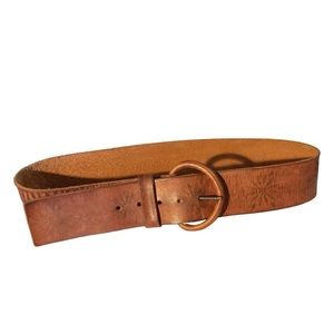 BED l STU 2” wide cognac leather belt, painted gold sunburst design, 40” long.